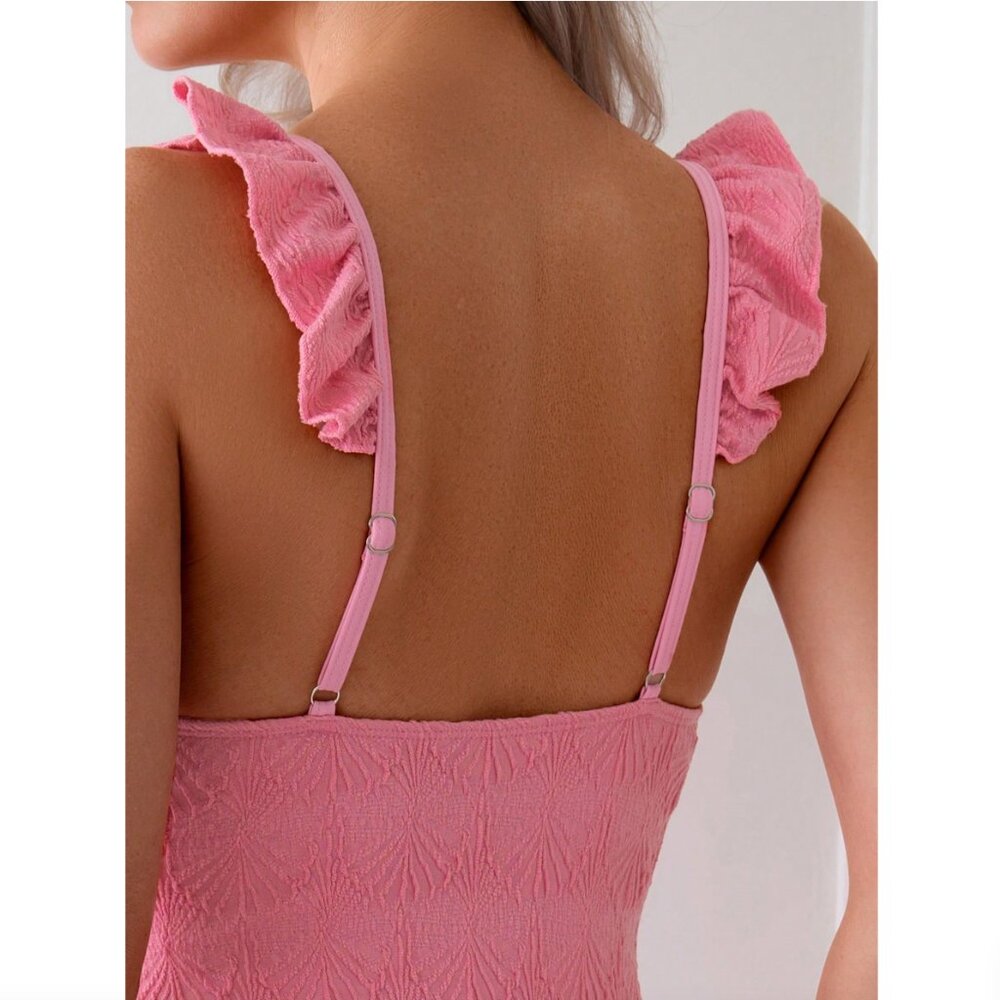 New to Posh C 🔆 | Concha Rosa Euro Style Steel Wire Floral Textured Swimsuit - Picture 5 of 8